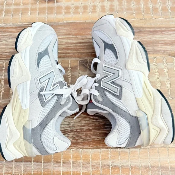 New Balance 9060 Boys Sneakers Suede Grey Shoes Size 2.5 - Picture 9 of 10